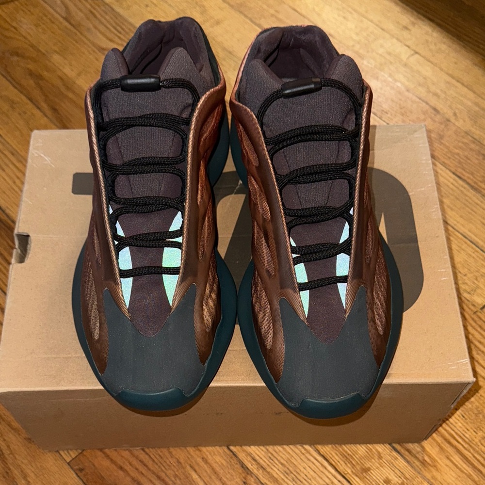 Adidas Yeezy 700 V3 Copper Fade